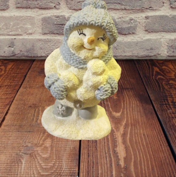The Encore Group Snow Buddy with snowballs figurine. Extra cute. - Picture 1 of 6